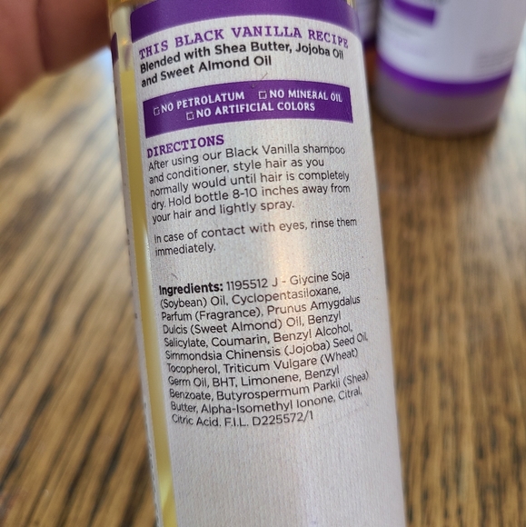 Carol's Daughter Black Vanilla Leave-In & Oil - Picture 2 of 3